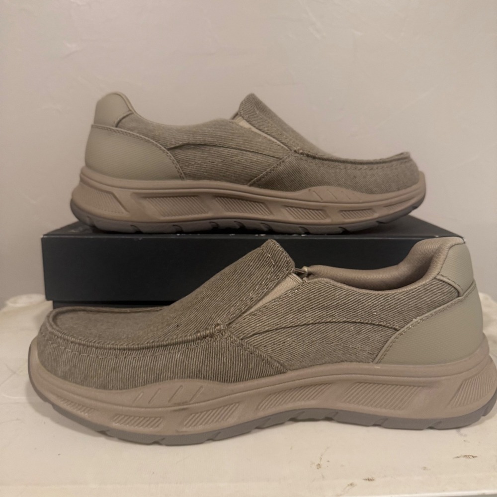 Skechers Loafers Mens 9 Taupe Excellent Relaxed Fit Memory Foam 16941S Slip On